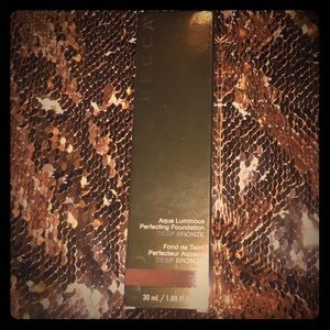 Becca Aqua Luminous perfecting foundation
